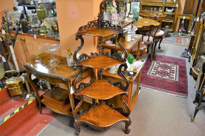 Victorian mahogany wot-not