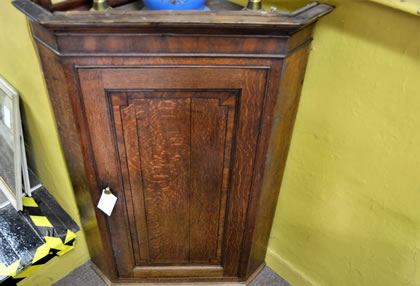 Georgian oak hanging cupboard