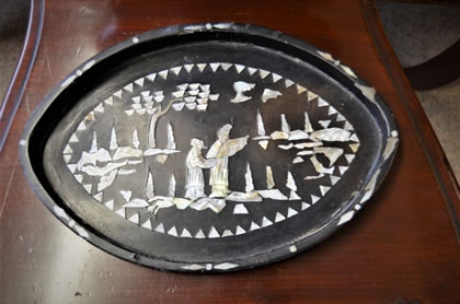 Chinese tray inlaid with M.O.P