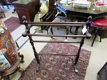 Victorian mahogany towel rail
