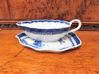 18th century chinese sauce boat & stand