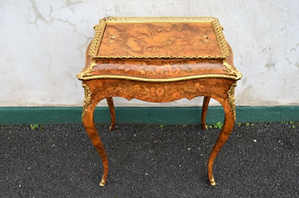 Victorian burr walnut jardiniere
