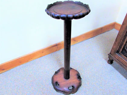 Chinese vase stand