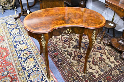 Victorian burr walnut table
