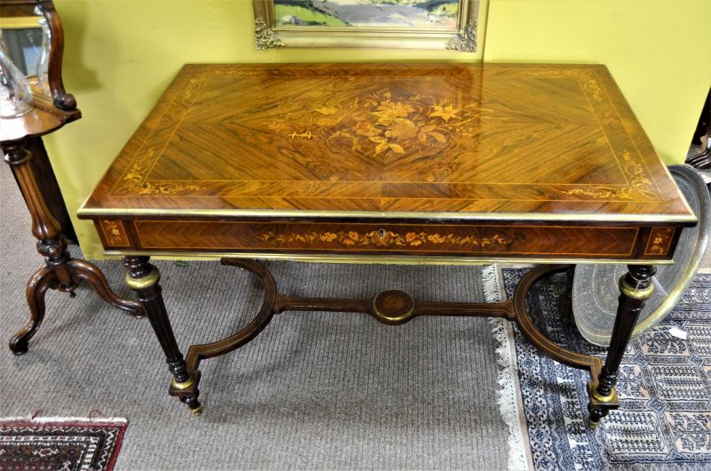 French rosewood table with inlay