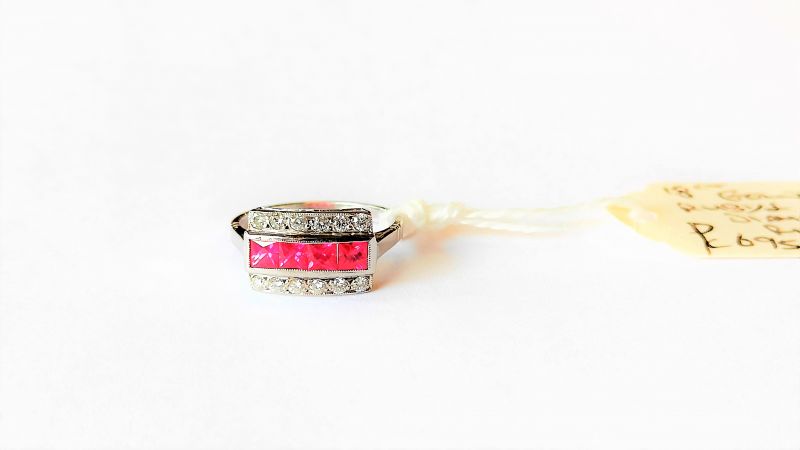 18ct gold ,ruby & diamond ring
