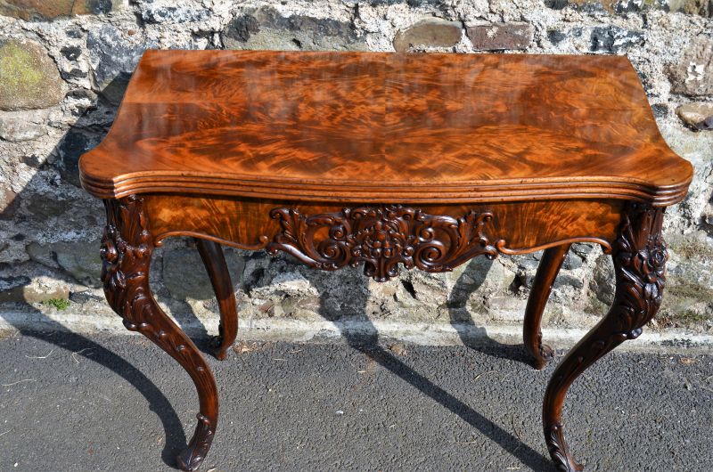 Victorian burr walnut  tea table