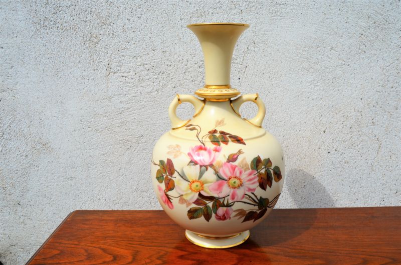Royal worcester vase