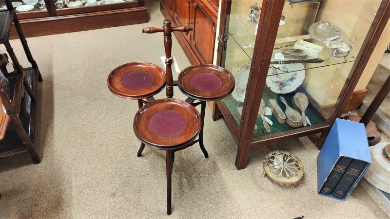 Edwardian mahogany cake stand