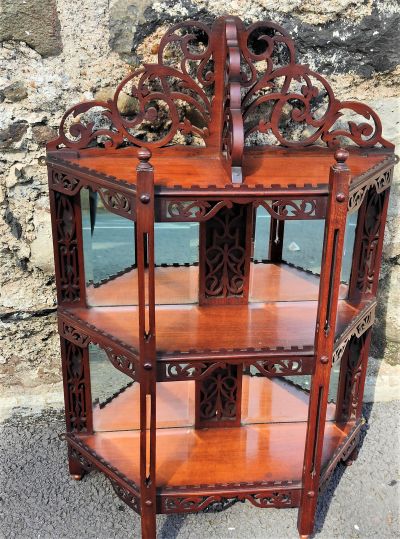 Victorian mahogany shelf with mirror back 
