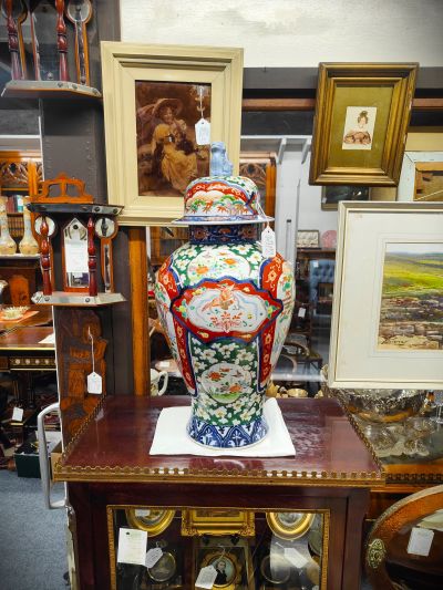 19th century japanese imari vase & cover