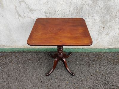 Georgian mahogany occasional snap top table 