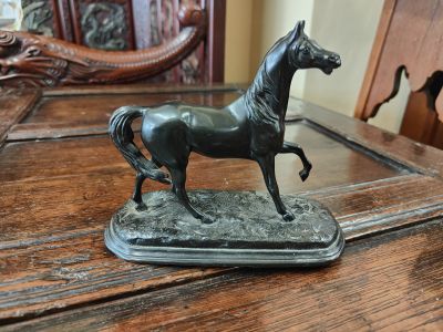 Metal horse