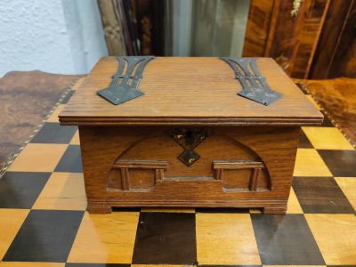 Arts & crafts box