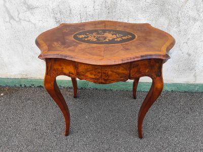Victorian burr walnut side table