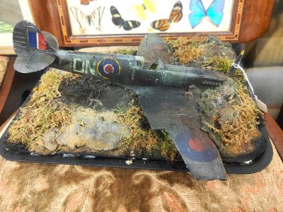 Old model british war plane 