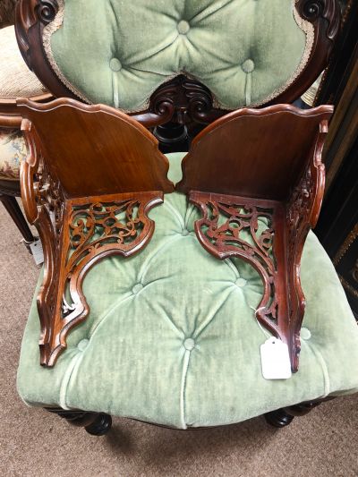 Pair of mahogany brackets