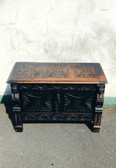 Oak coffer