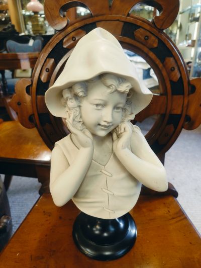 Modern bust on plinth