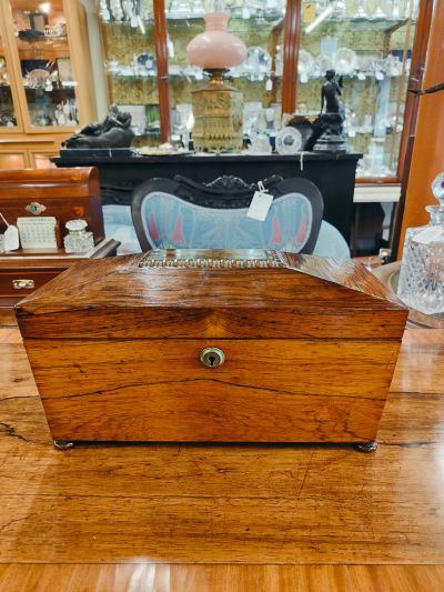 Victorian rosewood tea caddy