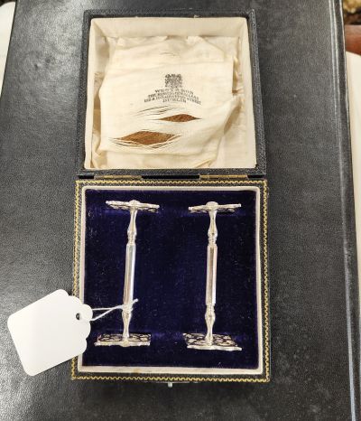 Pair of irish silver knife rests