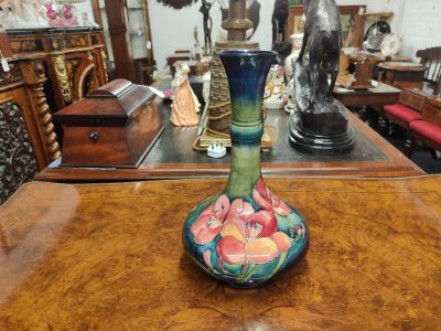 Moorcroft lamp 