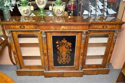 Victorian burr-walnut credenza with inlay
