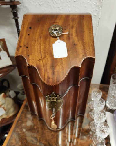 Georgian mahogany knife box