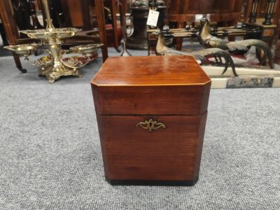 Victorian mahogany decanter box