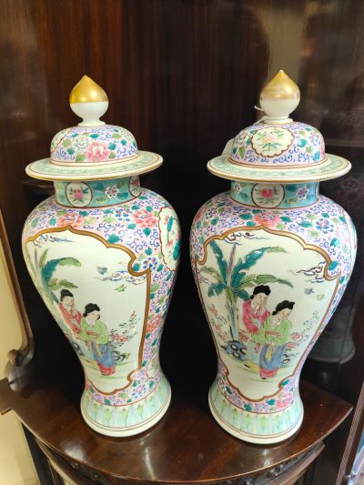 Pair of chinese vases