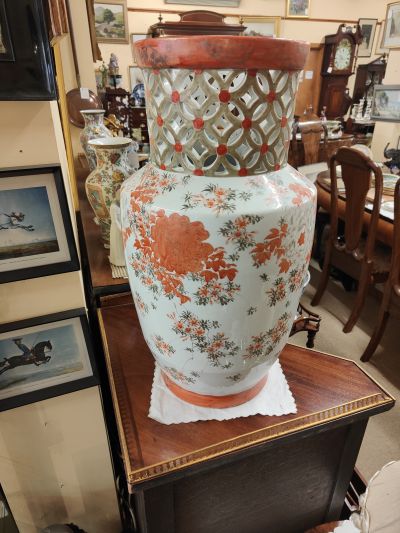 Large japanese kutani porcelain vase