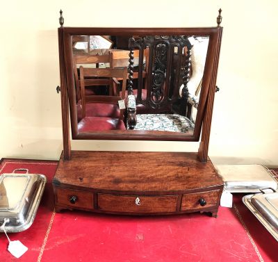 Georgian mahogany dressing table mirror