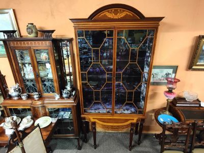 Edwardian mahogany display cabinet with inlay & drawer