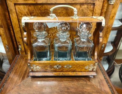 Oak cased drinks tantalus