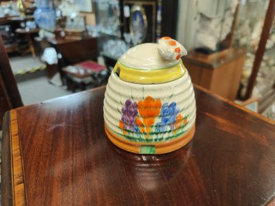 Clarice cliff honey pot with lid