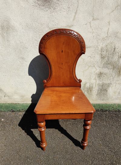 Victorian mahogany hall chair
