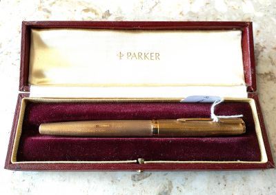 9ct gold parker pen in case