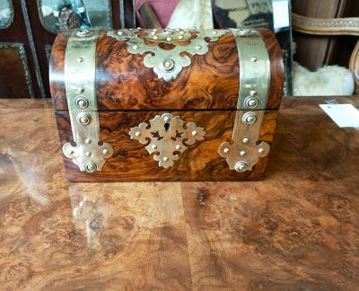 Burr walnut tea caddy