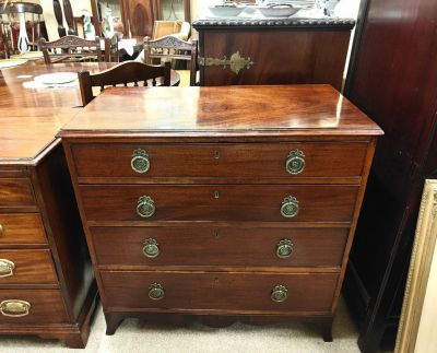 Georgian mahoagny chest of drawers