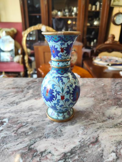 Small chinese cloisonné vase
