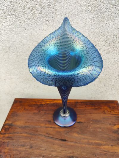 Okra opalescent glass vase