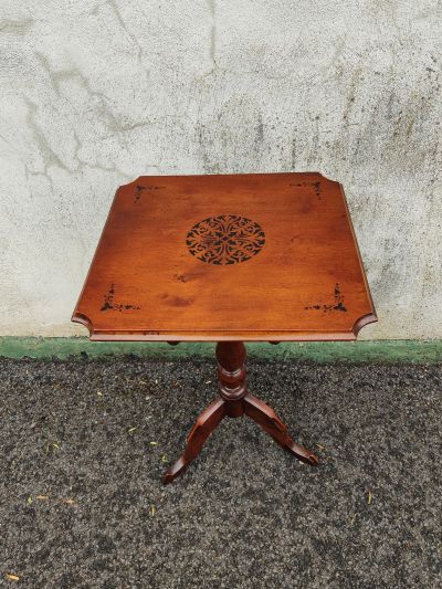 Victorian mahogany table