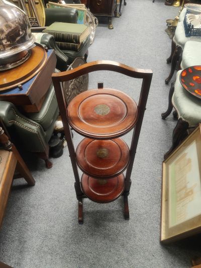 Mahogany cake stand