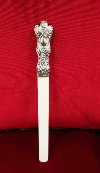 Silver handle page turner