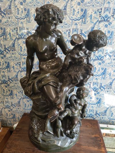 Victorian bronze statue / figures
