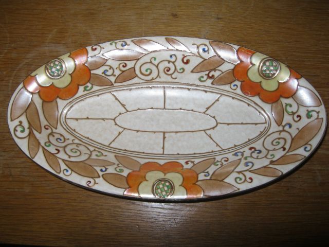 A charlotte rhead dish