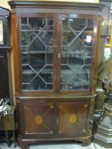 Georgian mahogany cabinet 