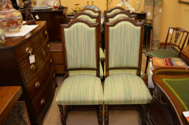 Set of eight oak chairs 