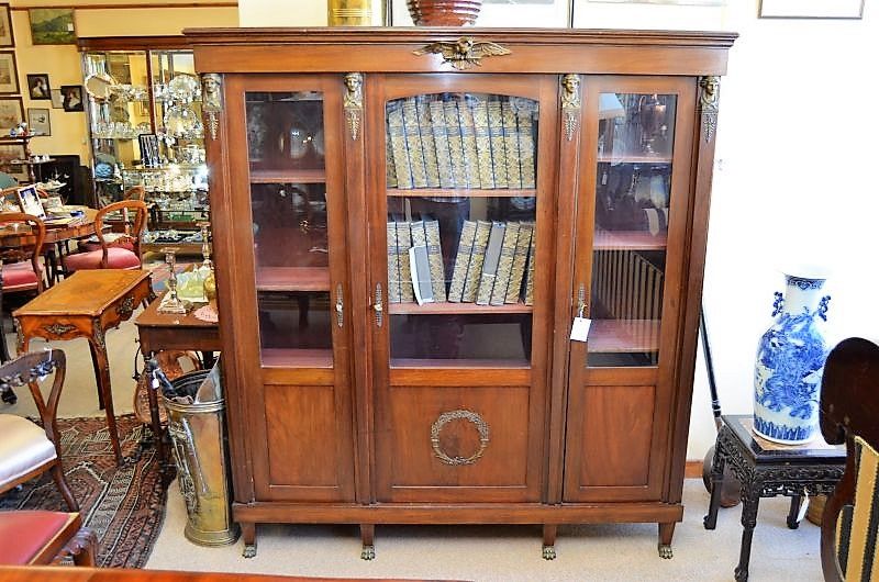  French mahogany cabinet