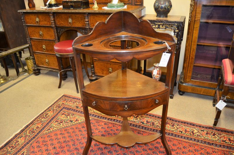 Georgian mahogany washstand